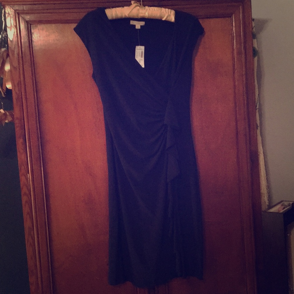 Knee length, fitted, navy blue dress